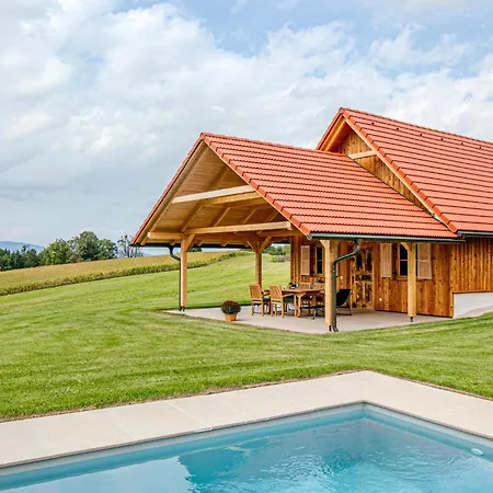 Casa de Férias Mit Gemeinsamen Pool Stainz