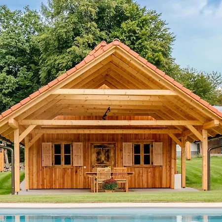 Mit Gemeinsamen Pool Casa de Férias