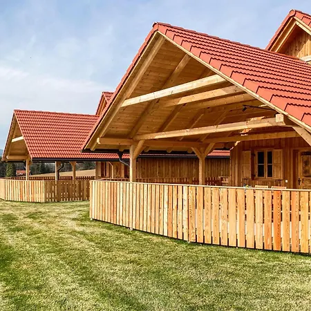 بيت للعطل Mit Gemeinsamen Pool