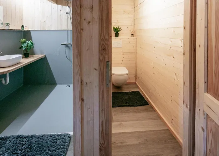 Mit Gemeinsamen Pool بيت للعطل